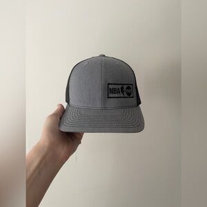 Men’s NBA TNT trucker style hat